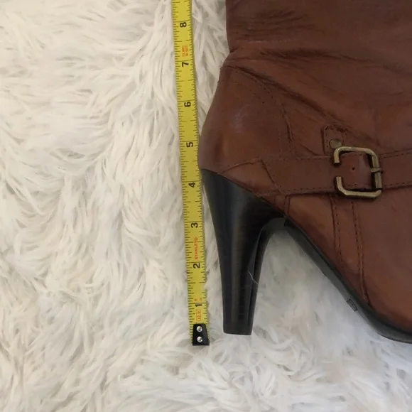 Women’s Guess Boots in size 7 - Picture 3 of 10